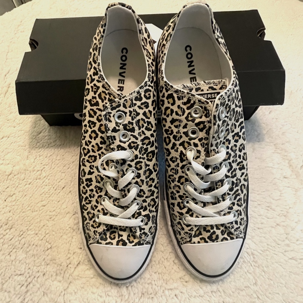 Converse Leopard Print BRAND NEW Never worn 10.5